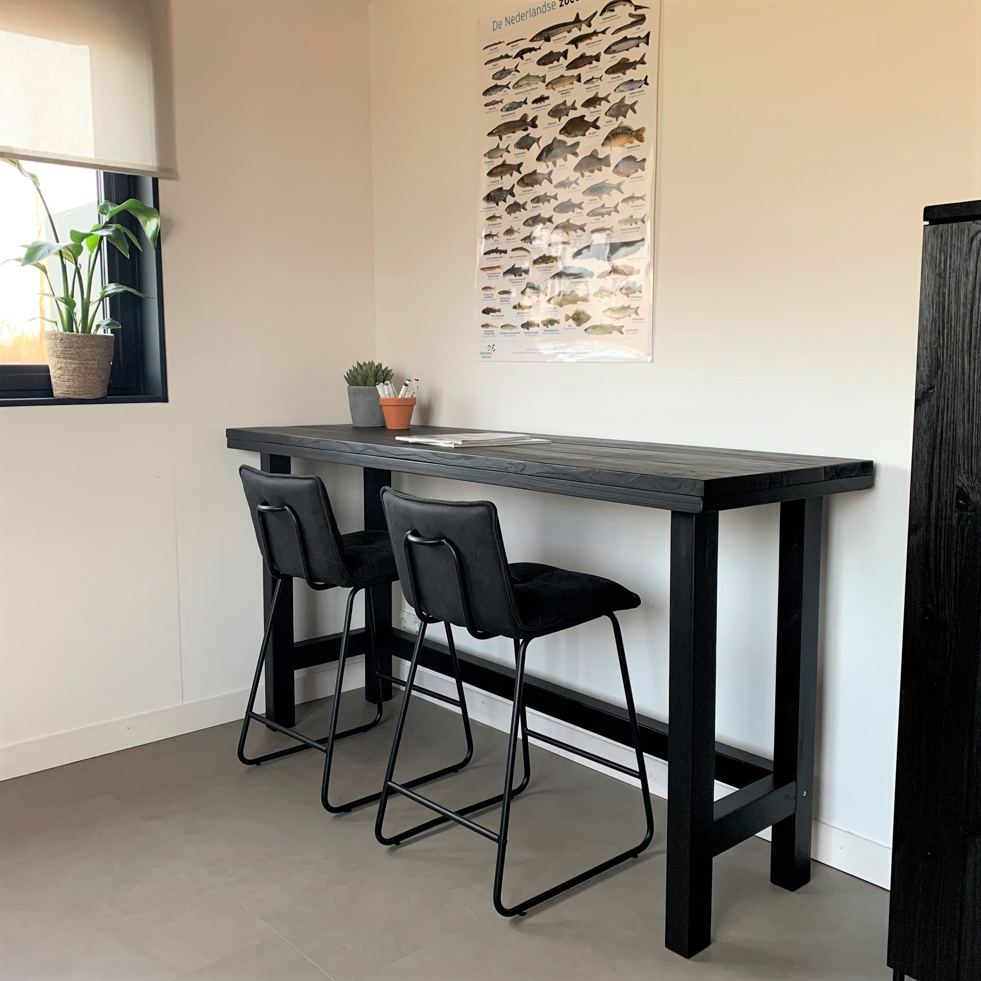 bartafel met stoelen